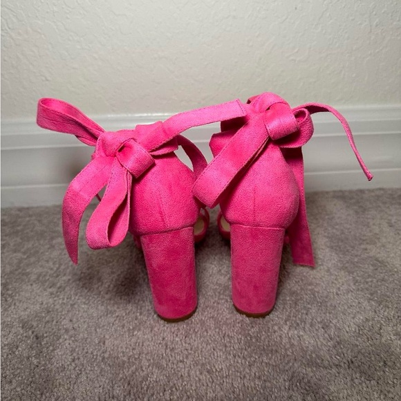 Pink heels - Picture 3 of 3